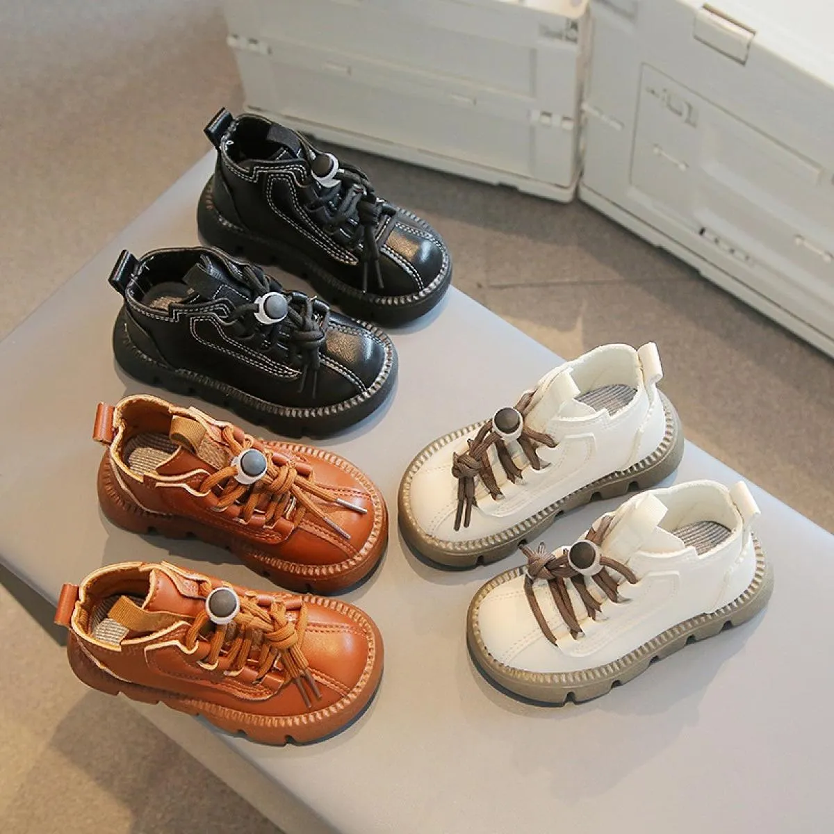 2023 Scarpe per bambini stile britannico Stivali per ragazzi Belle scarpe da scuola retrò Belle scarpe con plateau primavera aut