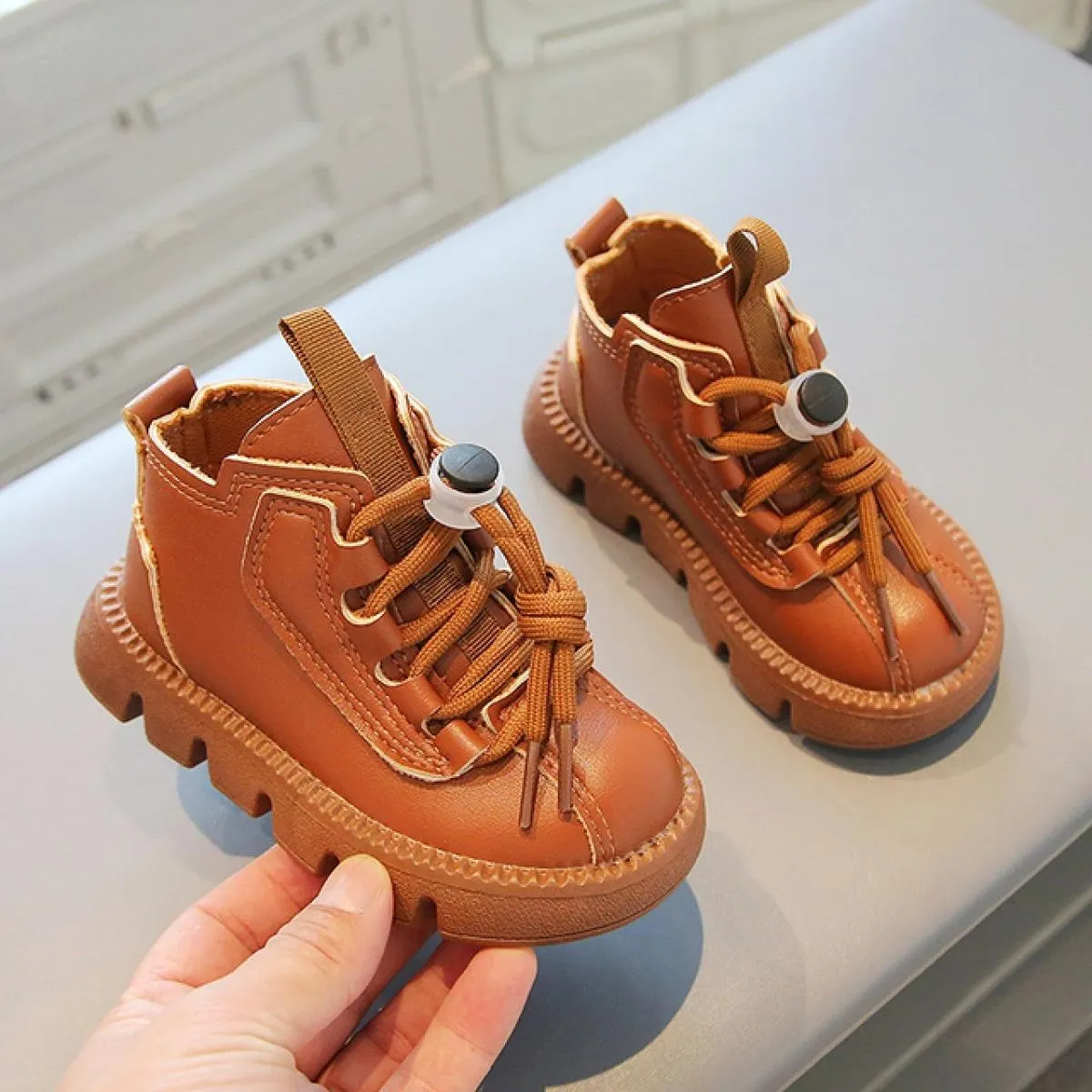 2023 Scarpe per bambini stile britannico Stivali per ragazzi Belle scarpe da scuola retrò Belle scarpe con plateau primavera aut