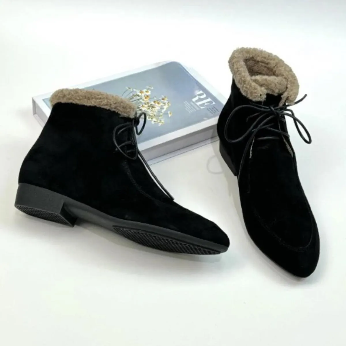 2024 Moda Vendita Calda Tacco Quadrato Scarpe da Donna Stivali Alla Caviglia in Pelle Scamosciata Moderni Inverno Lace Up Punta