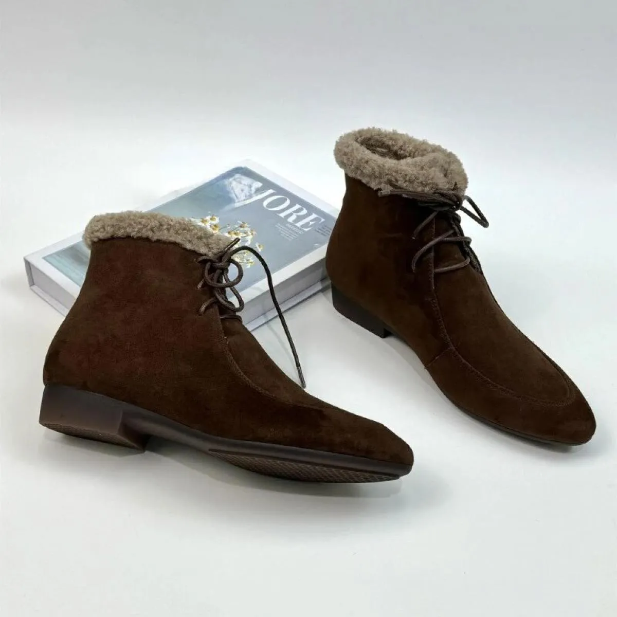 2024 Moda Vendita Calda Tacco Quadrato Scarpe da Donna Stivali Alla Caviglia in Pelle Scamosciata Moderni Inverno Lace Up Punta