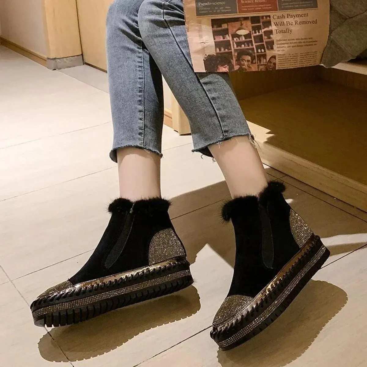 2024 Scarpe da donna di vendita calde Scarpe calde invernali da donna di grandi dimensioni Stivali classici con fondo piatto Sti