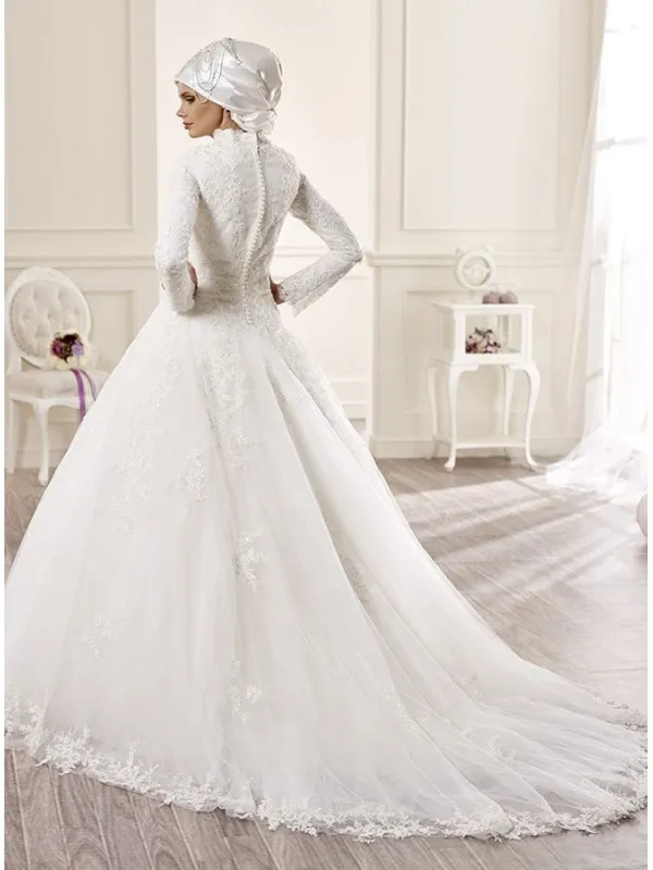Abito da Sposa Invernale accollato a maniche lunghe di pizzo con gonna ampia