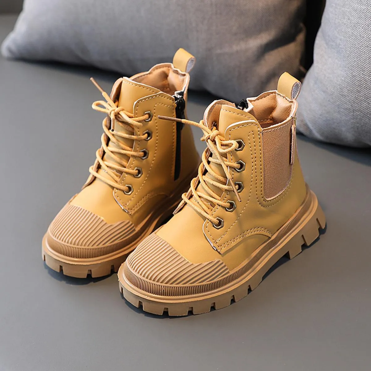 Bellissime scarpe da passeggio per esterni alte per bambini Stivali con plateau stringati per il tempo libero per bambini Scarpe