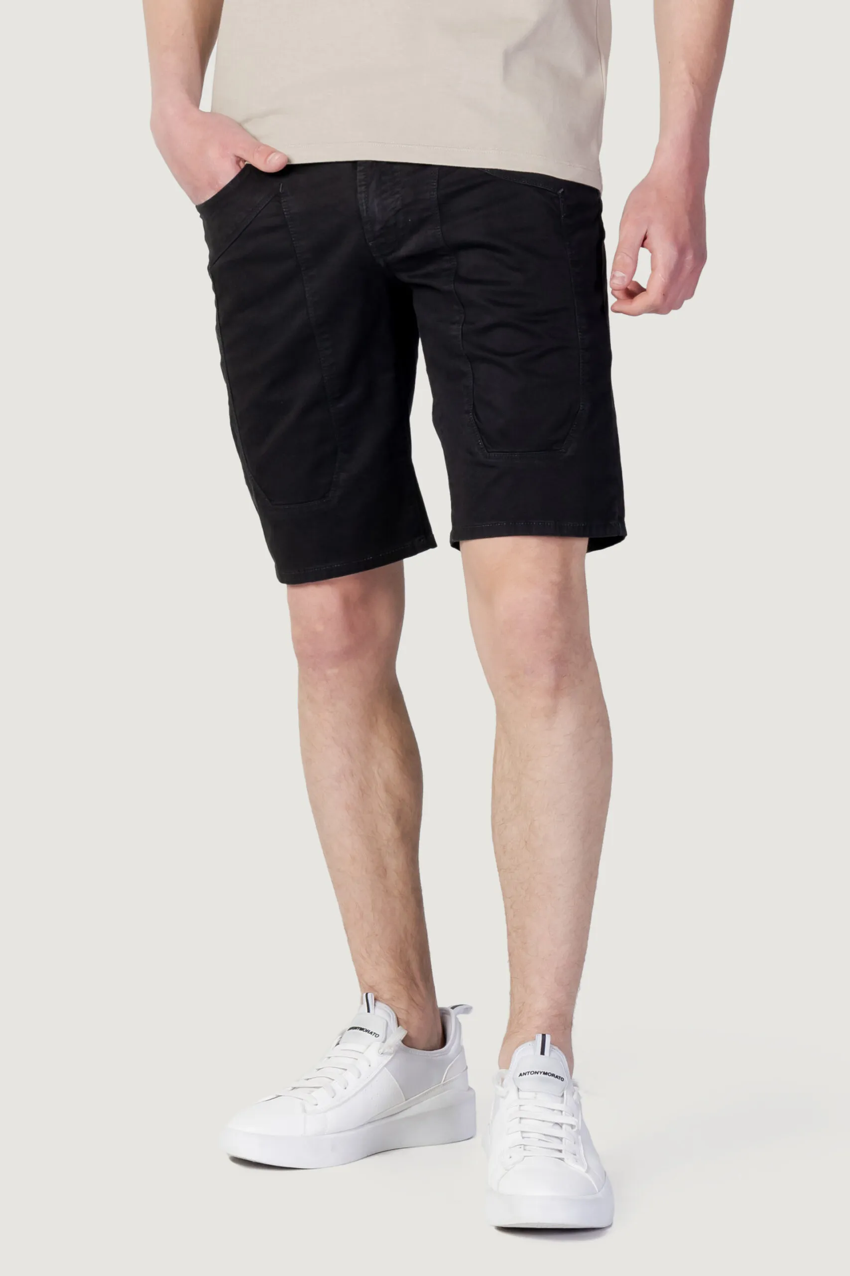 Bermuda Jeckerson raso color Nero