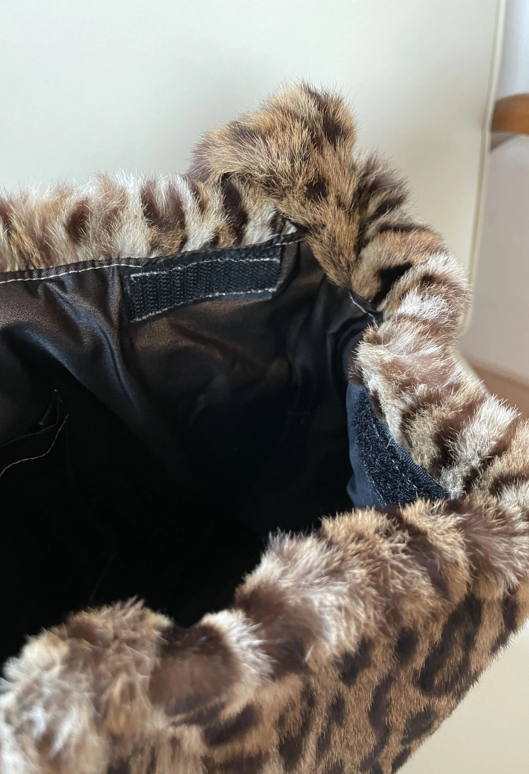 Borsa vintage artigianale in pelliccia di Ocelot
