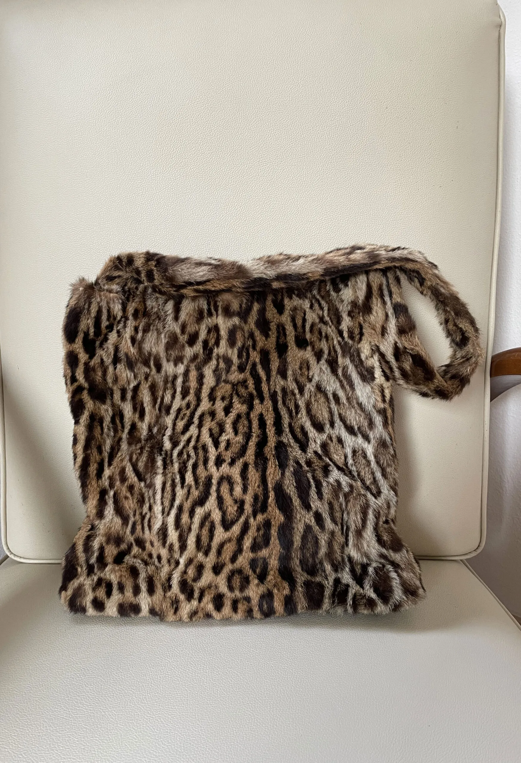 Borsa vintage artigianale in pelliccia di Ocelot
