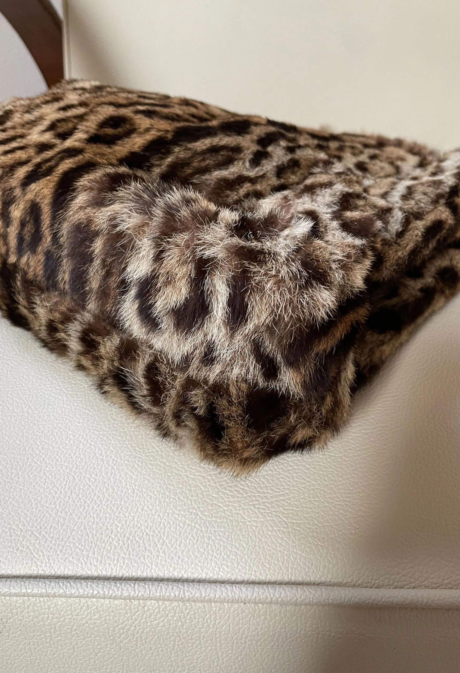 Borsa vintage artigianale in pelliccia di Ocelot