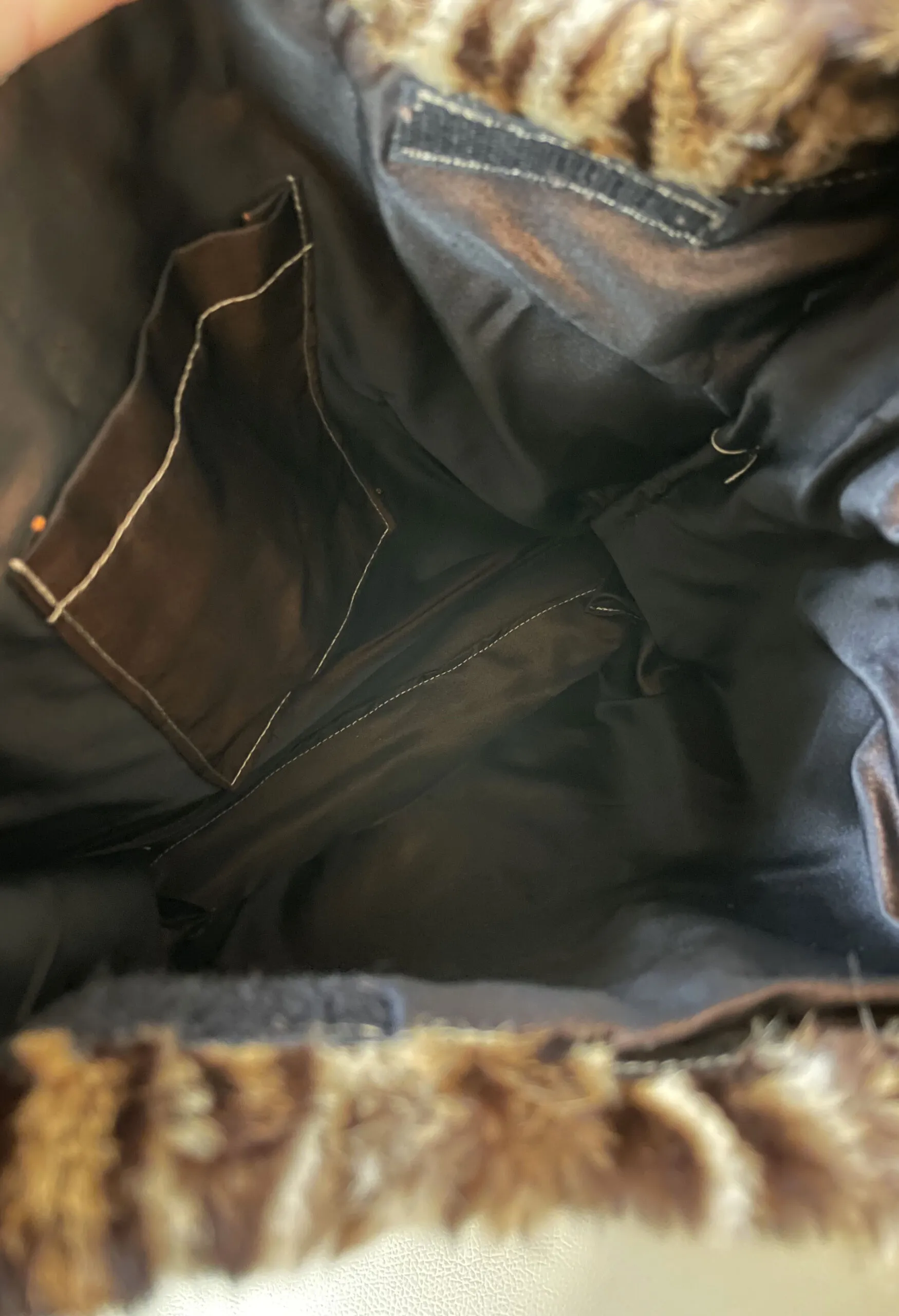 Borsa vintage artigianale in pelliccia di Ocelot