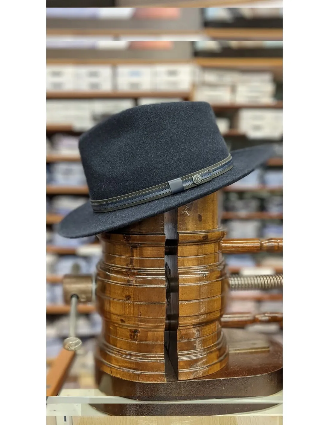 Cappello in lana blu sfoderato BGT