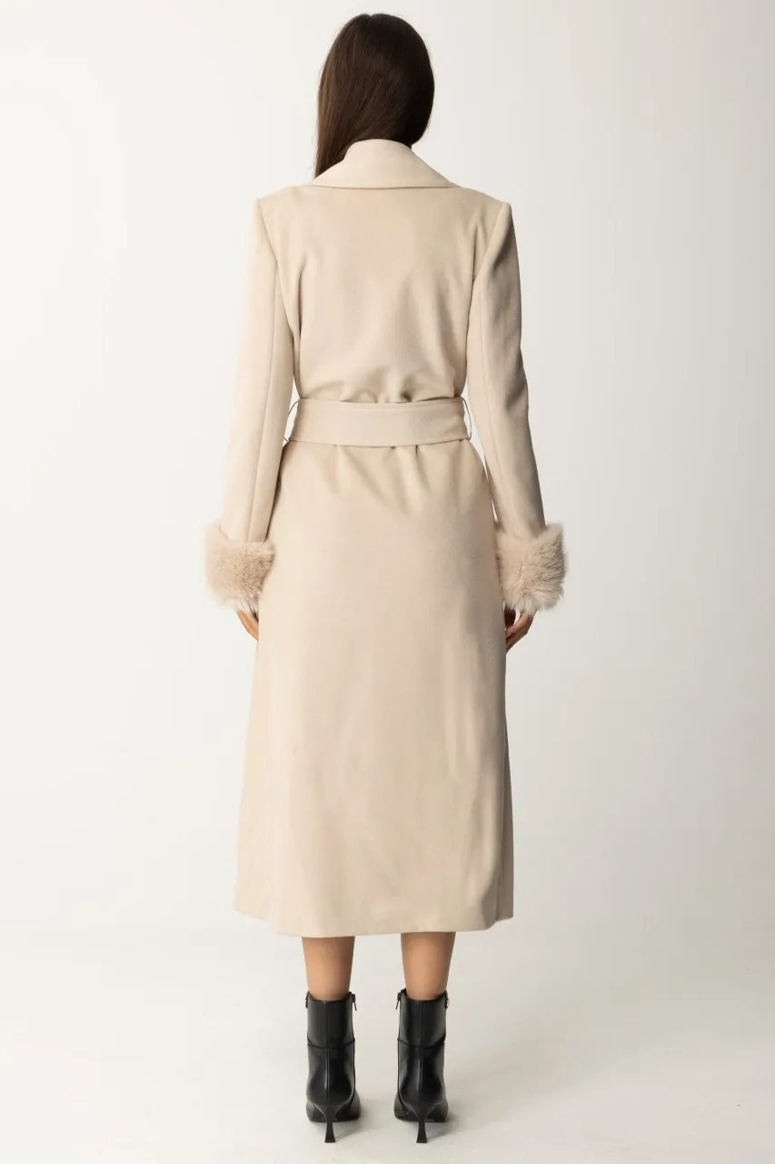 Cappotto con revers e inserti di pelliccia Beige