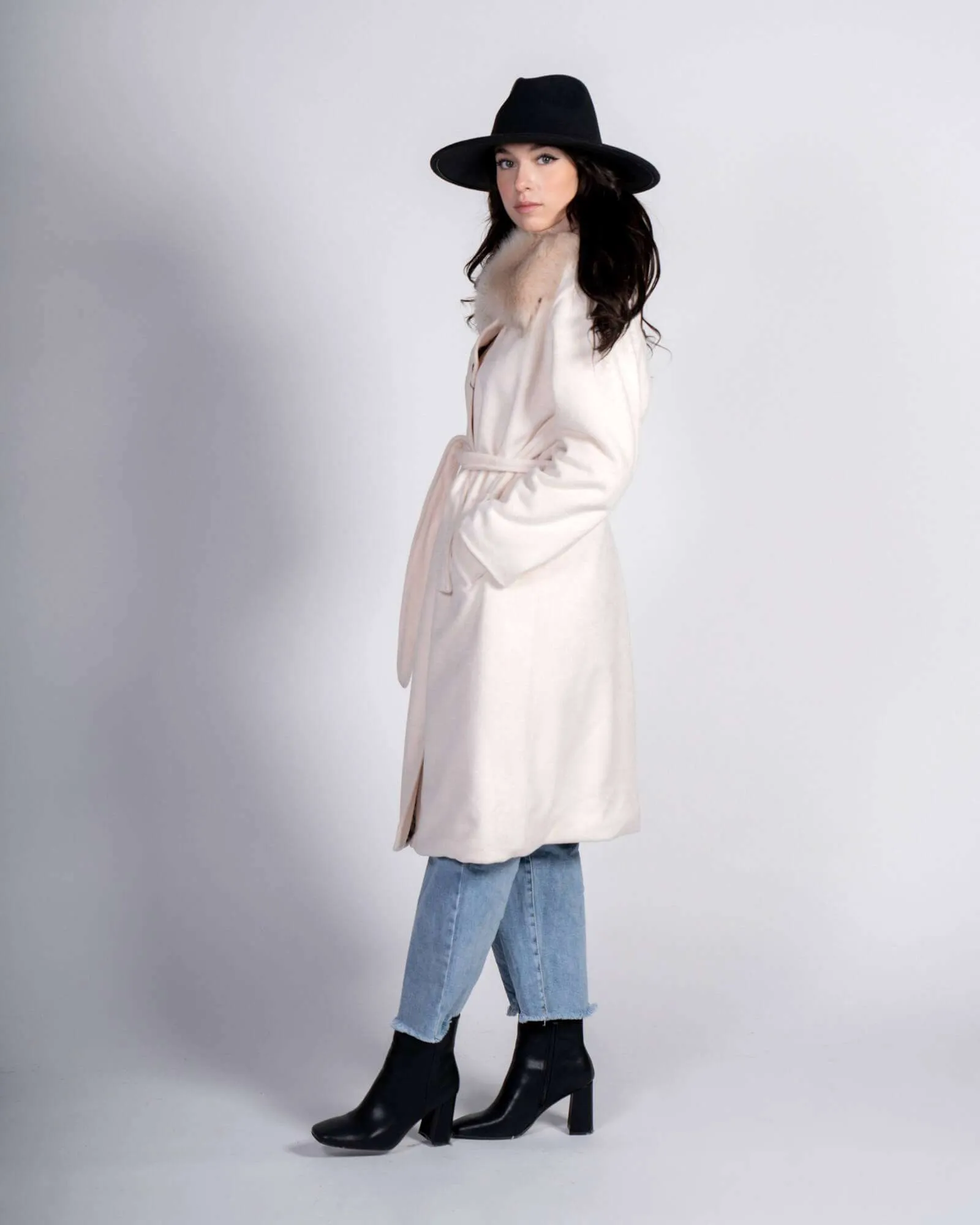 Cappotto lungo con collo pelliccia - bianco