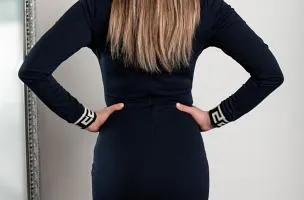 Elegante abito midi con stampa geometrica, blu scuro