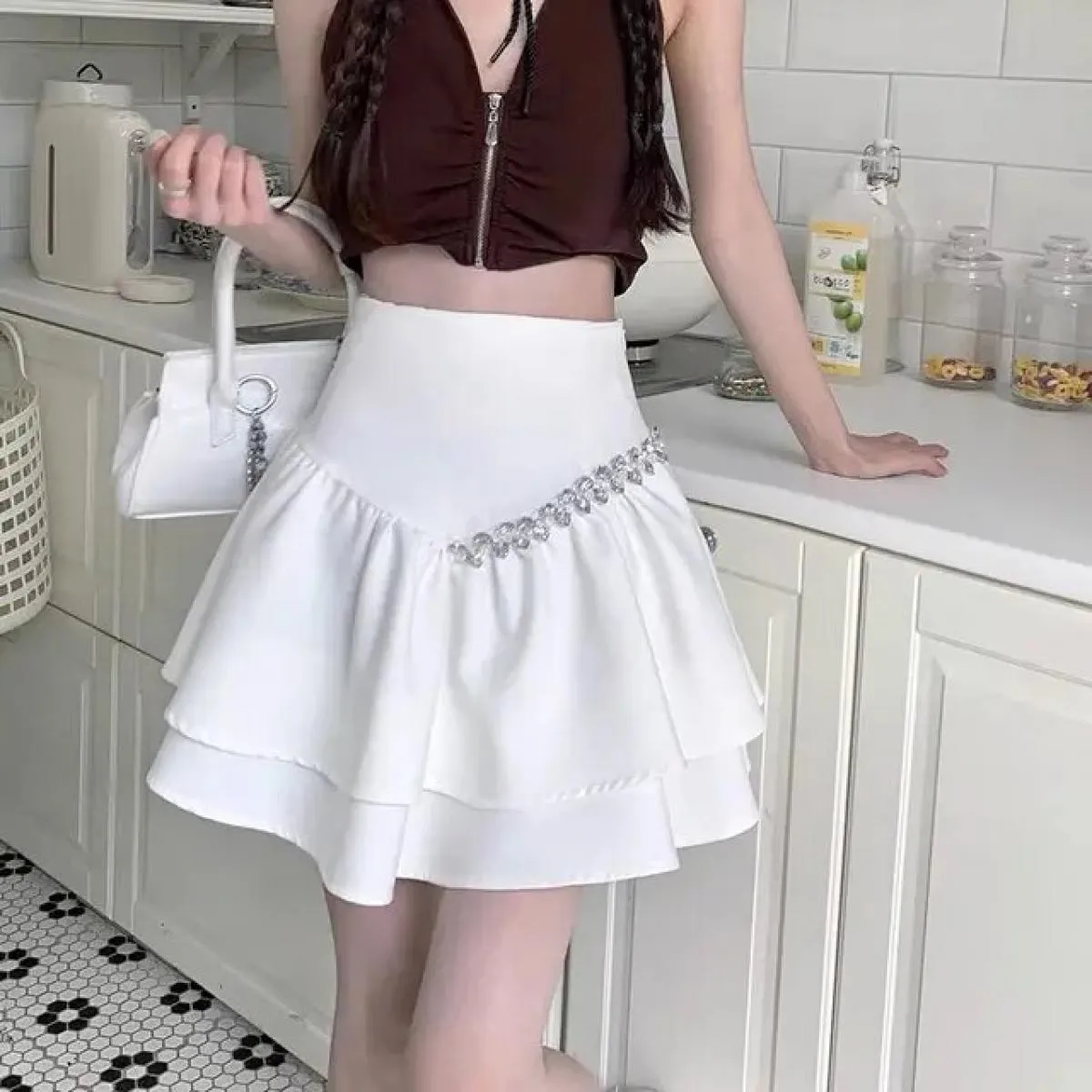 Hot Nero Bianco A Vita Alta Increspature Mini Gonna A Pieghe di Modo Delle Donne Tutti Match Una Linea di Gonna Abito di Sfera 2