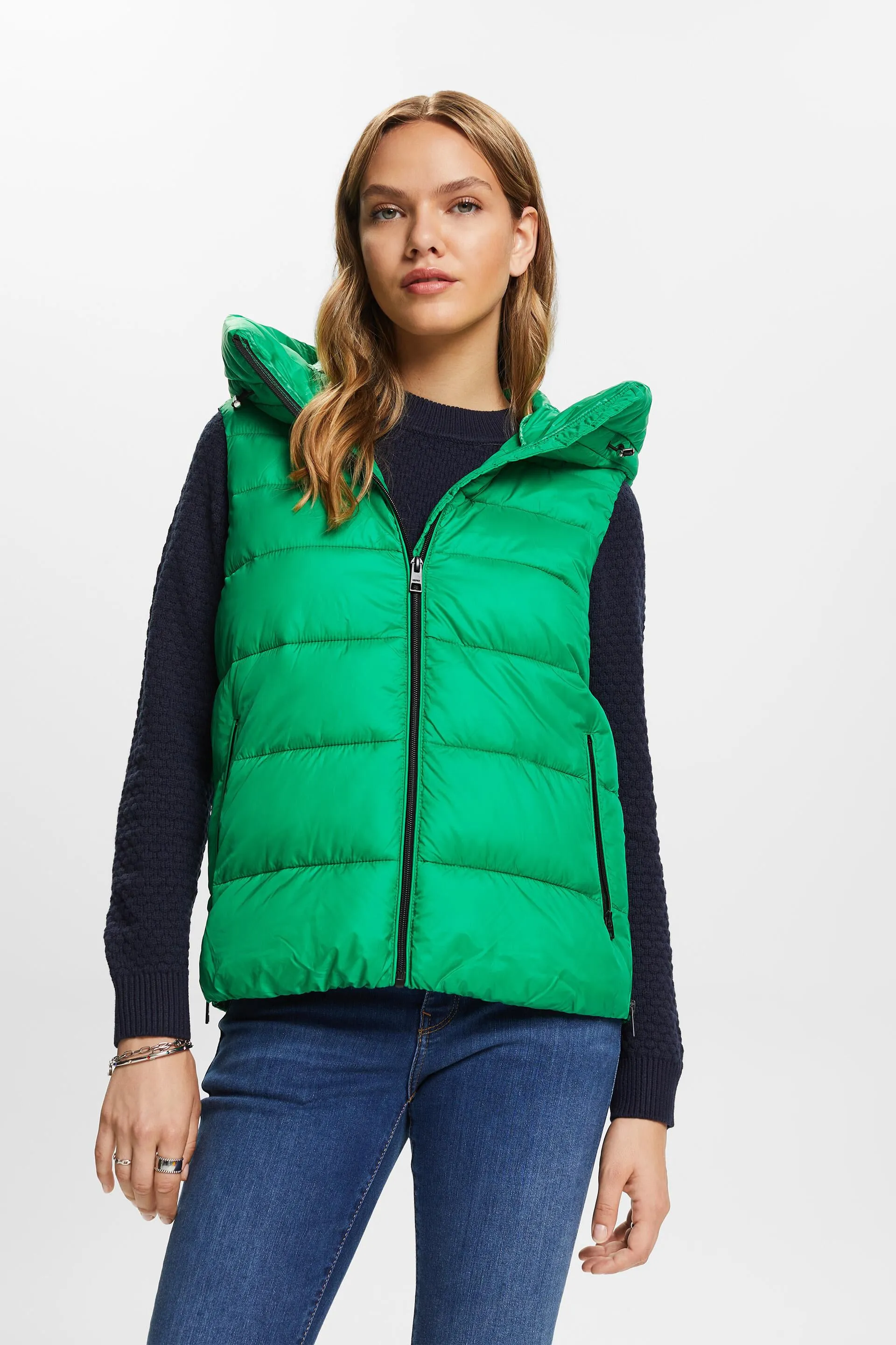 In materiale riciclato: gilet trapuntato