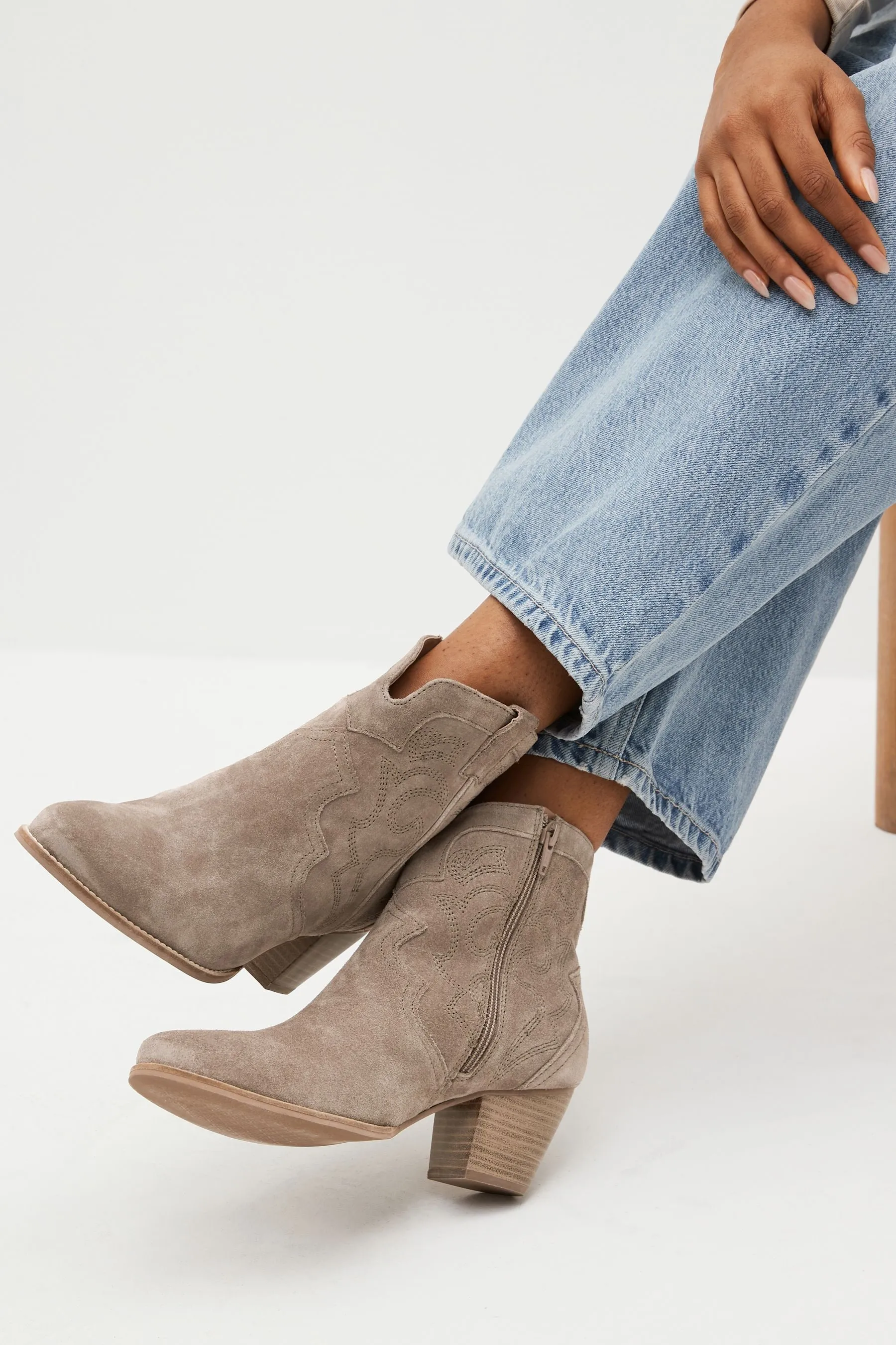 Marrone visone  - Forever Comfort® - Stivali stile western/cowboy con cuciture alla caviglia