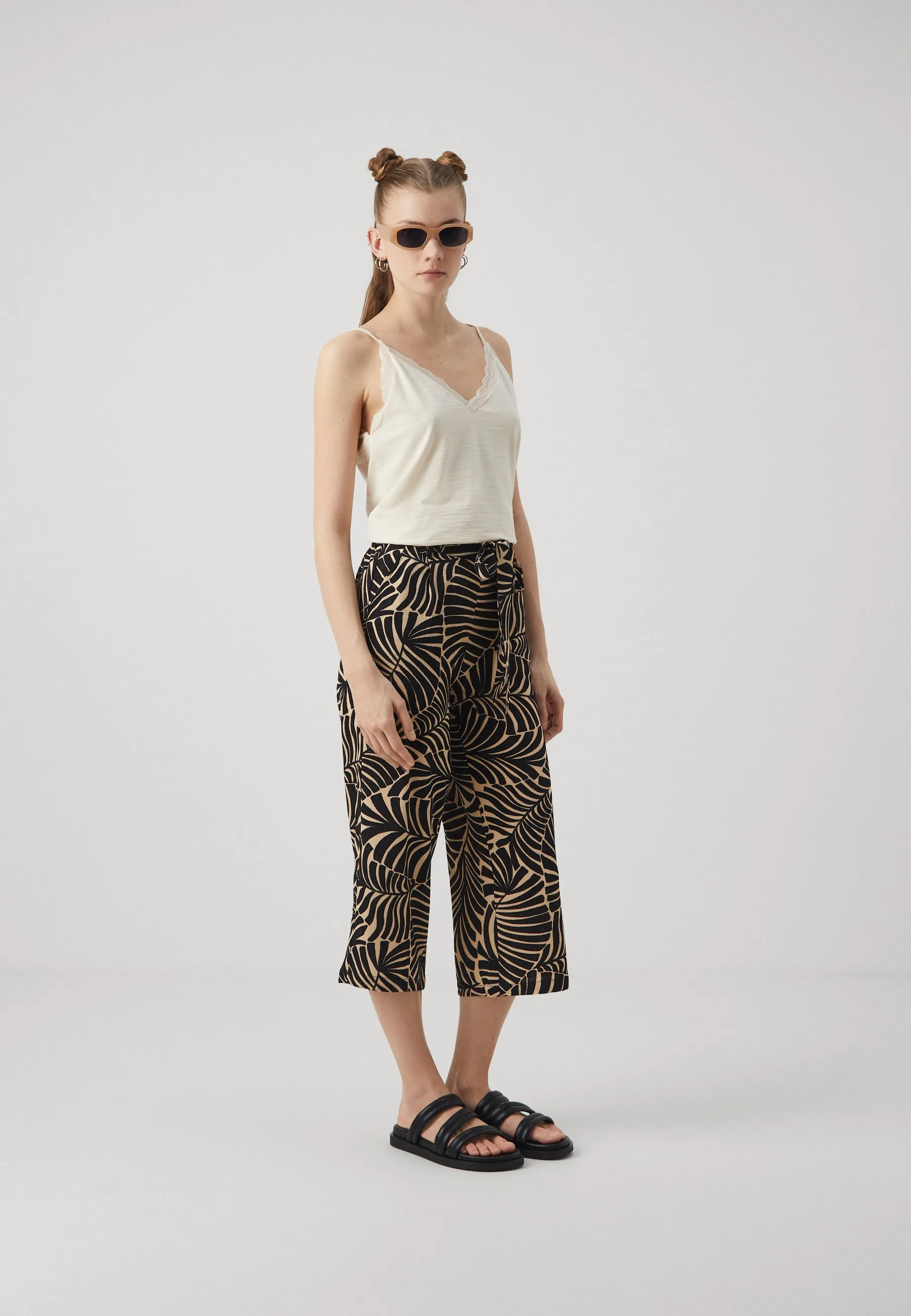 ONLWINNER PALAZZO CULOTTE - Shorts