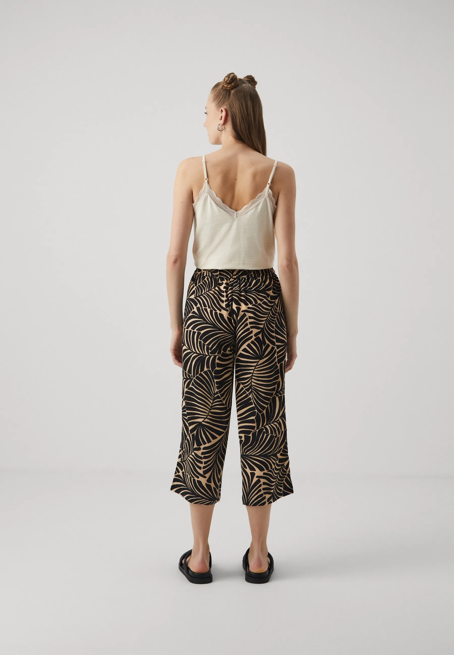 ONLWINNER PALAZZO CULOTTE - Shorts