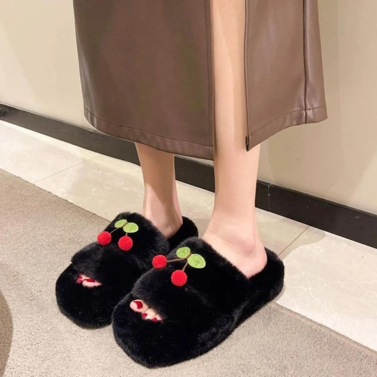 Pantofole in pelliccia di ciliegio Pantofole invernali da donna in tinta unita con pompon Ciabatte in pelliccia con punta aperta