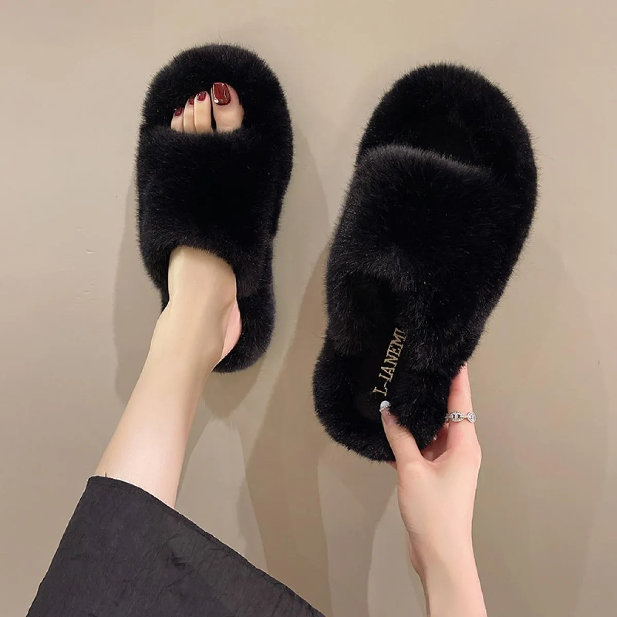 Pantofole invernali in soffice pelliccia di procione Scarpe da donna Infradito in pelliccia Ciabatte piatte in pelliccia pelosa