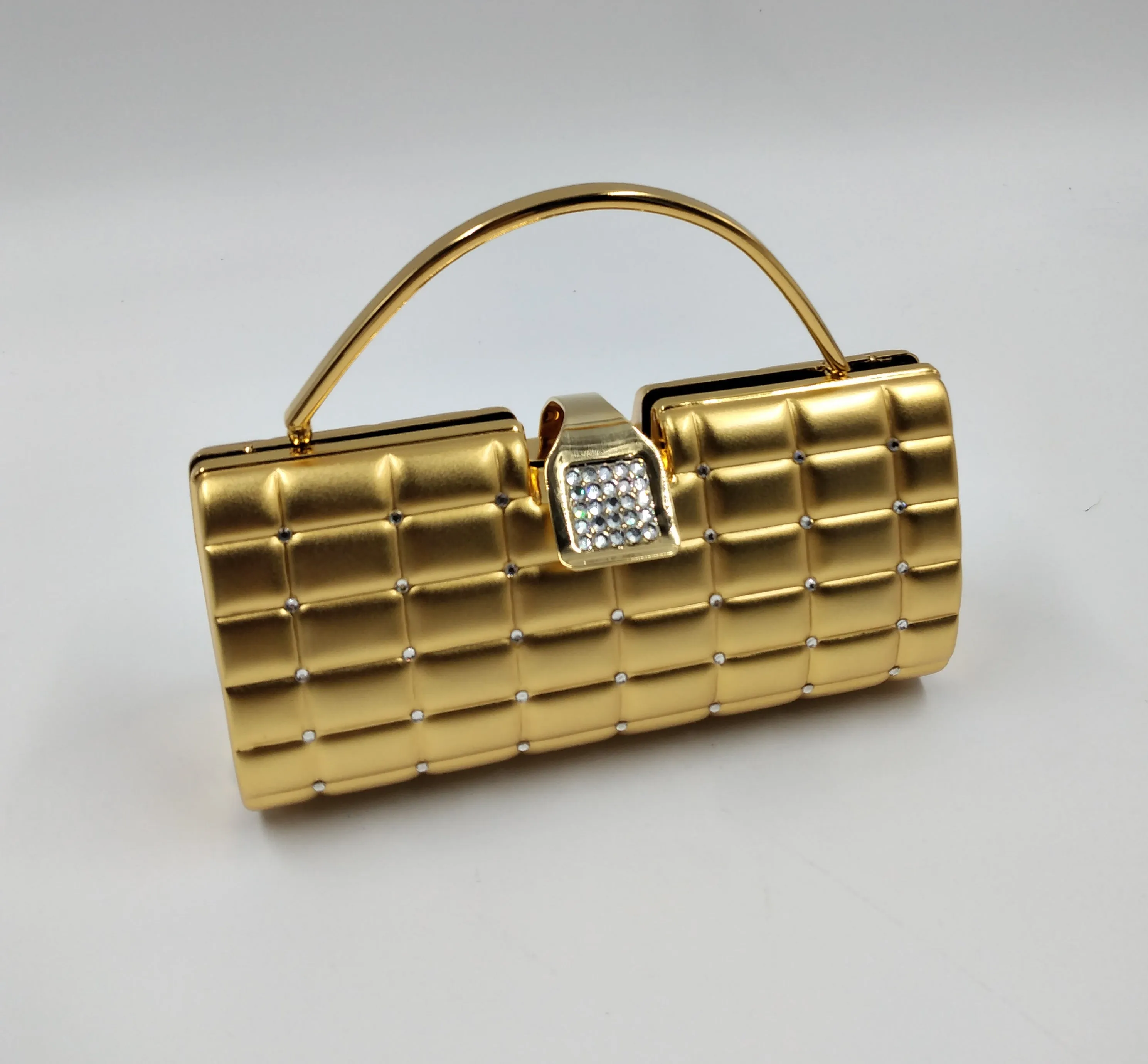POCHETTE RIGIDA EFFETTO TRAPUNTATO