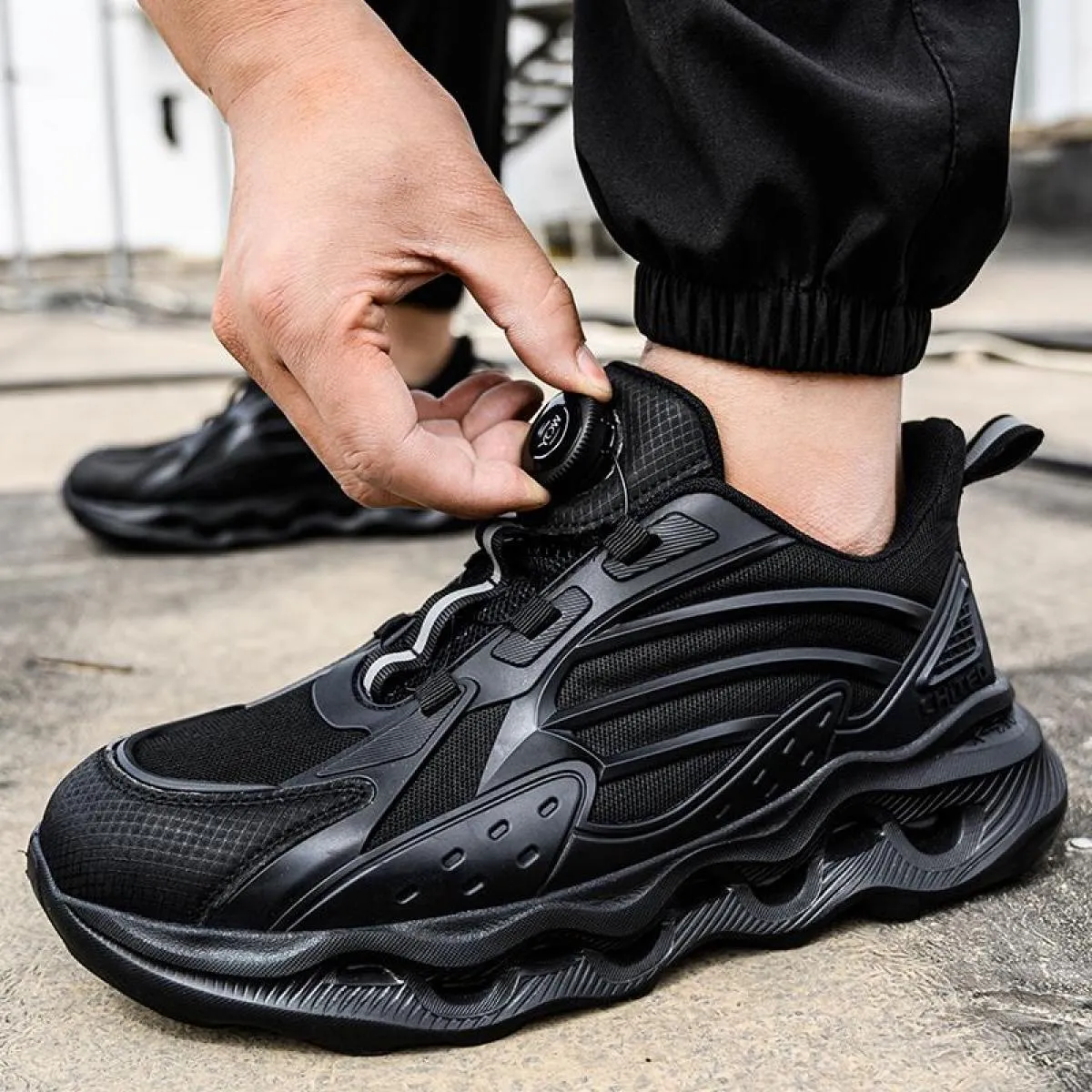 Pulsante ruotato Scarpe antinfortunistiche da uomo Sneaker con punta in acciaio Uomo Stivali antinfortunistici da lavoro facili