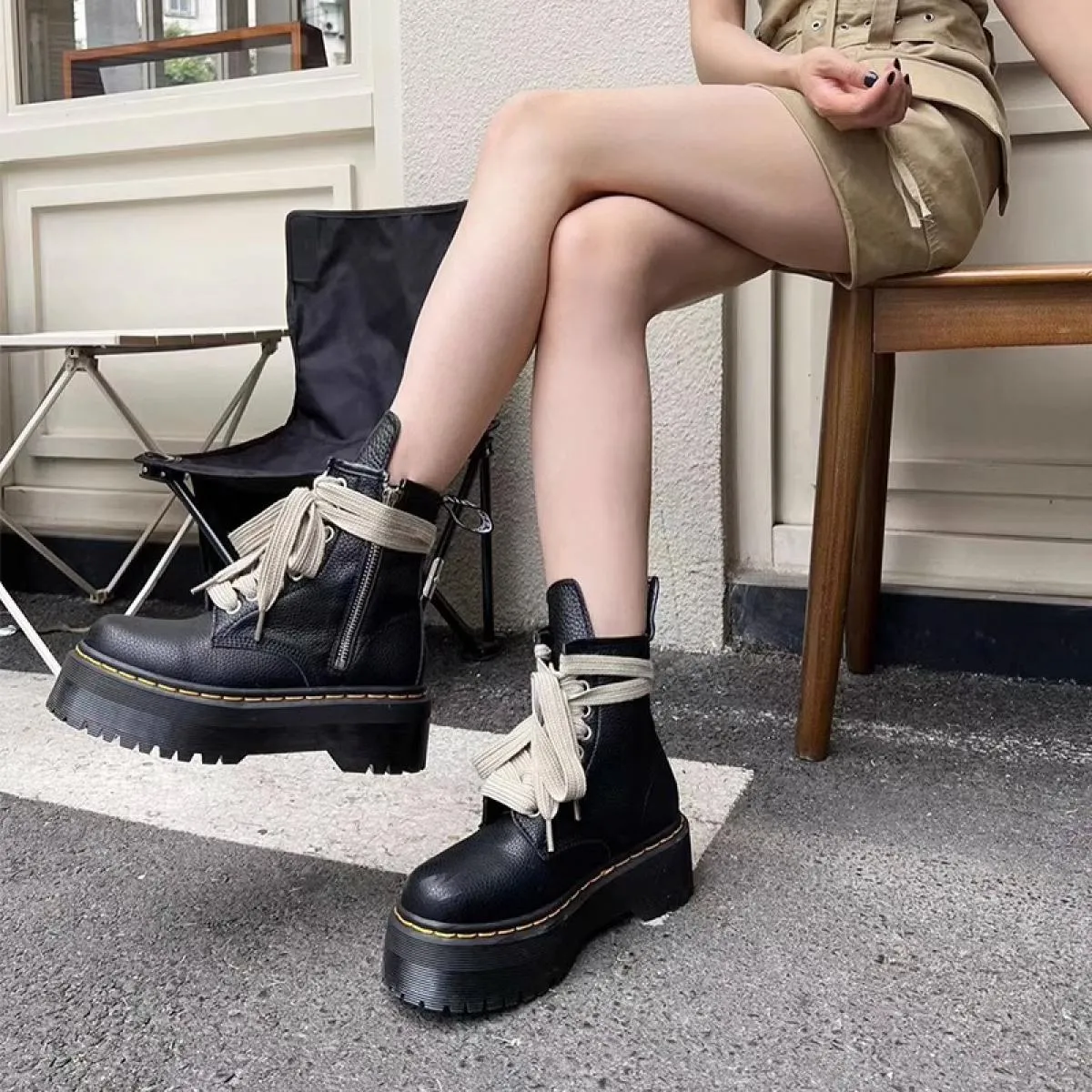 Stivali da donna con plateau grosso in pelle da moto Stivali da equitazione invernali con fasciatura a metà polpaccio di lusso Z