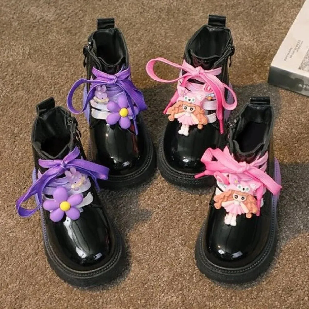 Stivali della nuova ragazza 2024 Autunno Rosa Viola Pelle Verniciata Carino Bambini Breve Boot Size 22 33 Bambino Chunky Moda Ba