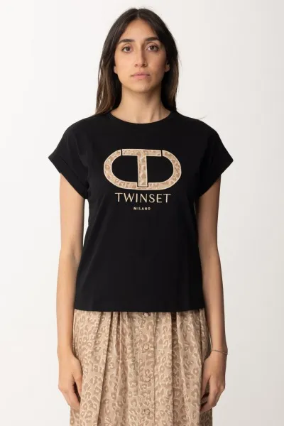 T-shirt con ricamo logo Oval T Nero