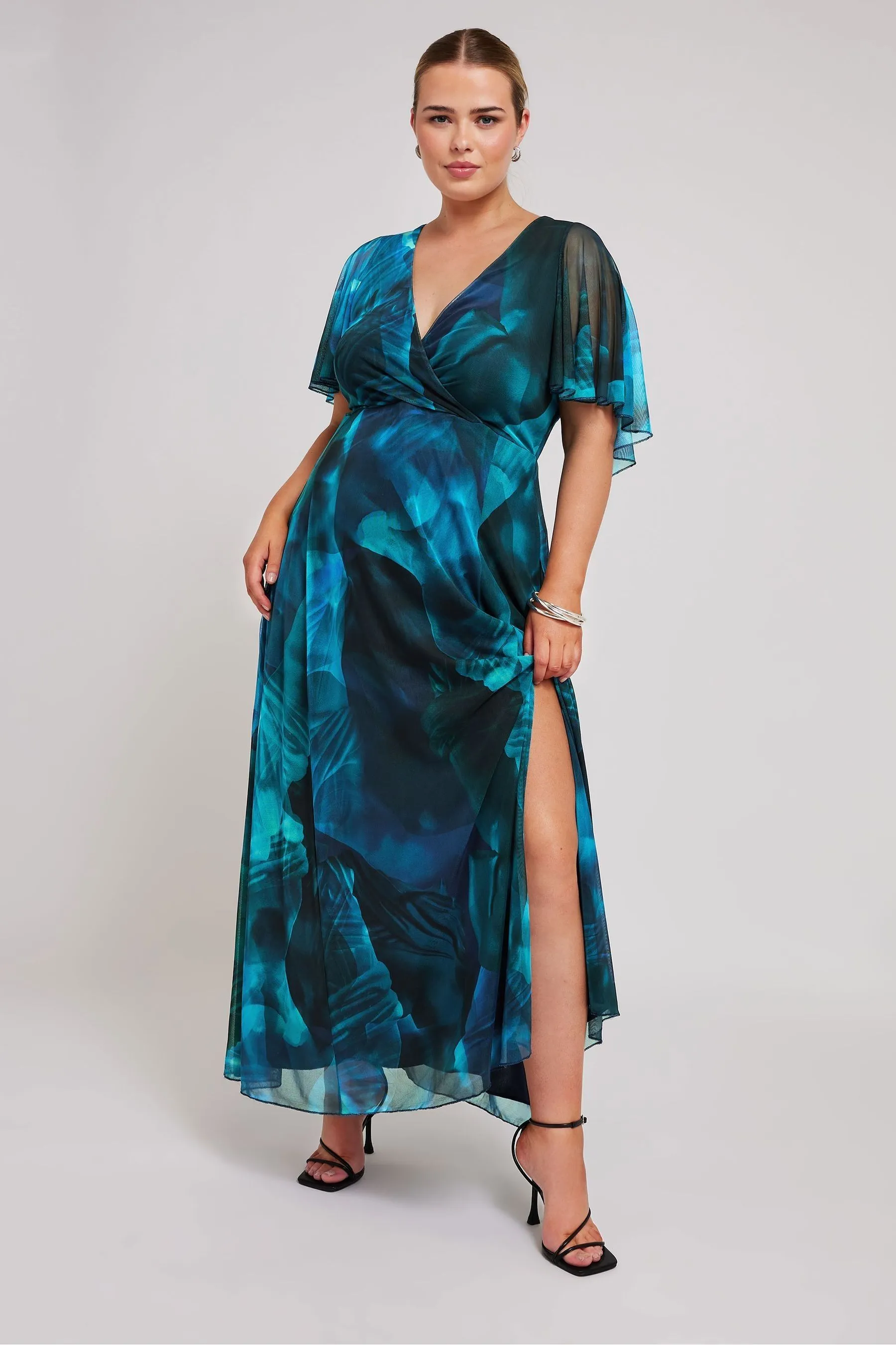 Yours Curve London - Abito maxi a portafoglio astratto