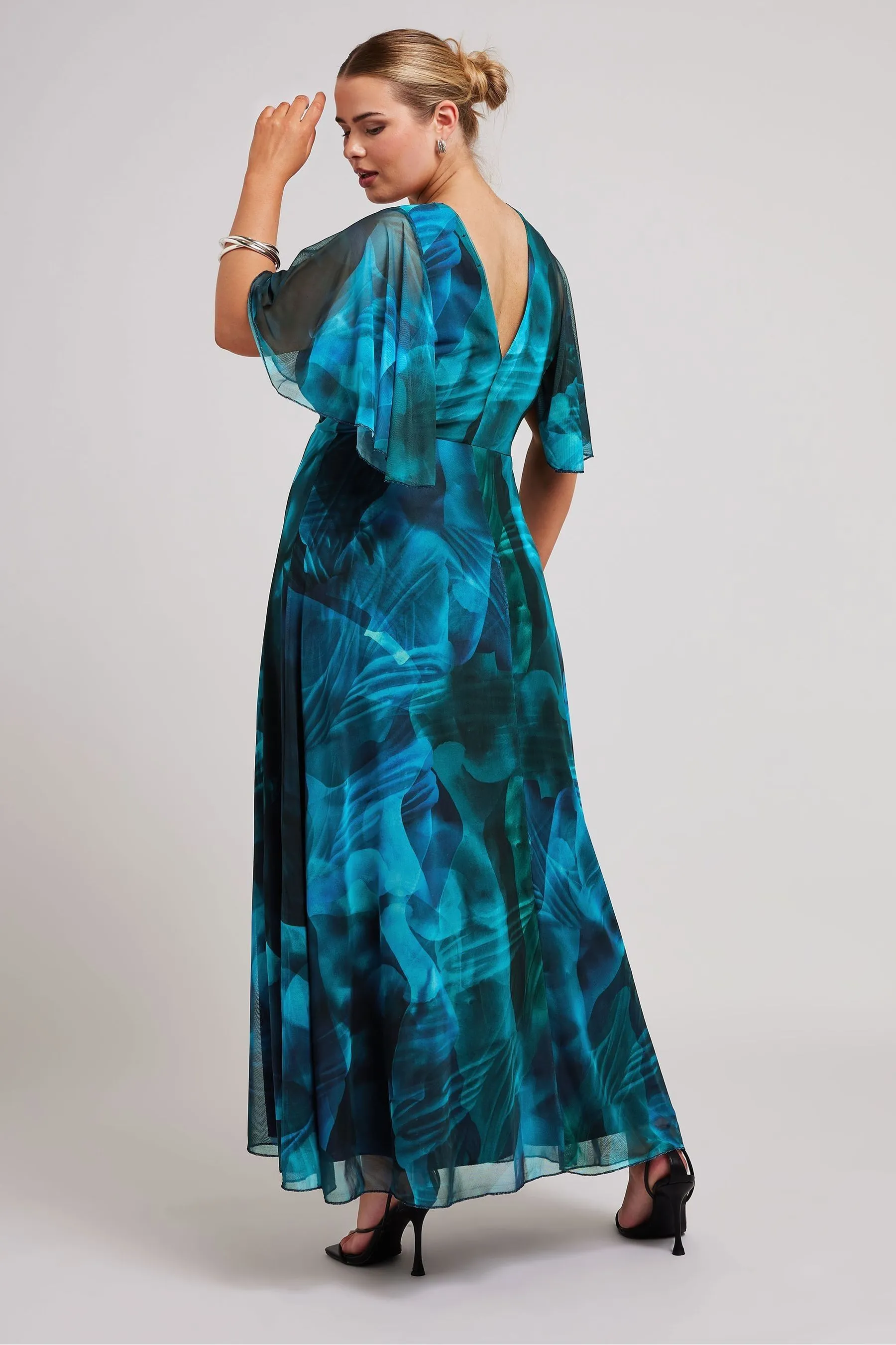 Yours Curve London - Abito maxi a portafoglio astratto